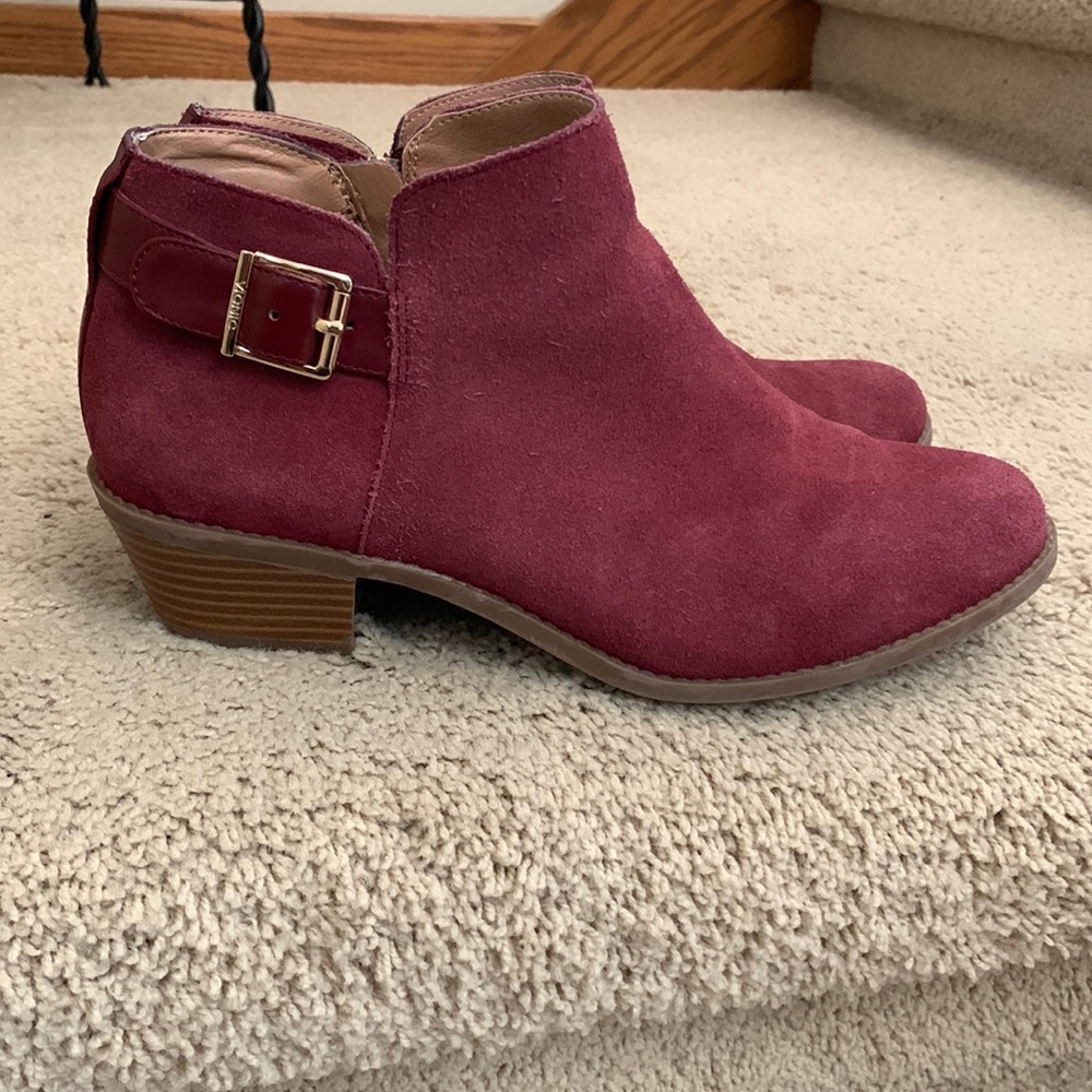 Vionic booties